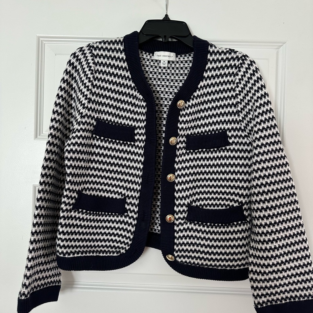 Navy and White Women's Sweater - Picture 3 of 5